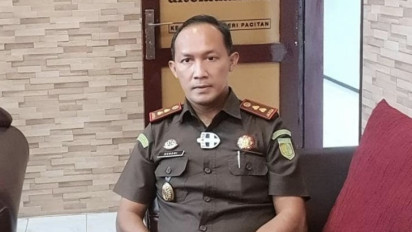 Buntut Jaksa Azam Gelapkan Uang Barang Bukti Kasus Robot Trading, Kejagung Klarifikasi Pencopotan Kajari Jakbar Hendri Antoro