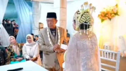 Bulan Madu Kakek Tarman dan Sheila Selesai, Keluarga Berharap Mahar Cek Rp3 Miliar Besok Cair