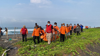 Korban Pelajar Hilang Terseret Ombak Pantai Jatimalang Akhirnya Ditemukan