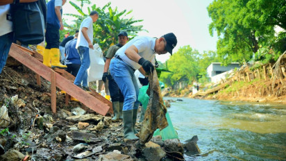 Komitmen Jaga Lingkungan, Grup MIND ID Bantu Konservasi Sungai Cipinang