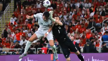 Kiper Timnas Indonesia Maarten Paes di laga kontra Irak