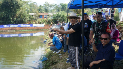 Silaturahmi, Bos Persib Jamu Legenda Maung Bandung dalam Fun Fishing