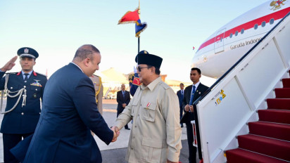 Presiden Prabowo Tiba di Mesir, Siap Hadiri KTT Perdamaian Sharm El-Sheikh Bersama Para Pemimpin Dunia