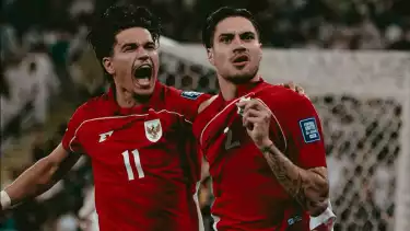 Ragnar Oratmangoen dan Kevin Diks selebrasi cetak gol Timnas Indonesia ke gawang Arab Saudi