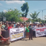 Selama 80 Tahun Tanah Tumpang Tindih dengan TNI AU, 400 KK Demo Kantor Bupati Bengkulu Selatan