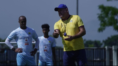 Bojan Hodak Beri Update Skuad Persib Bandung Jelang Hadapi PSBS Biak di Super League: Untuk Thom Haye dan Eliano Reijnders, Saya Harus…