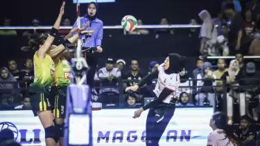 Megawati Hangestri (Bank Jatim) saat melawan pemain Petrokimia Gresik di final four Livoli Divisi Utama 2025.