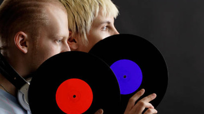 Musik atau Lagu yang Mirip Bukan Plagiat? Ini Rahasianya di Balik Algoritma dan Interpolasi Lagu yang Bikin Telinga Tertipu!