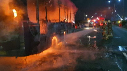 Bus Terbakar di Tol Dalam Kota arah Cawang di Kelapa Gading, Api Tiba Tiba Memercik dari Mesin