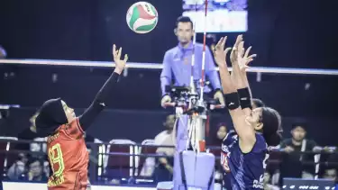 TNI AU Electric vs Petrokimia Gresik di final four Livoli Divisi Utama 2025.