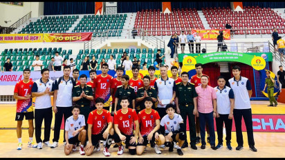 Gagal Bawa Juara, Rivan Nurmulki Malah Diminta Main Lagi di Liga Voli Vietnam