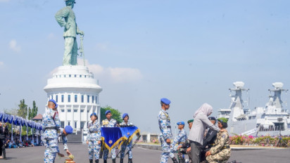 Pembaretan Kolektif SMA Negeri Taruna se-Jawa Timur, Gubernur Khofifah Tegaskan Disiplin dan Integritas sebagai Fondasi Pemimpin Masa Depan