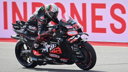 Tabrak Marc Marquez saat Balapan di Sirkuit Mandalika, Marco Bezzecchi Diganjar Long Lap Penalty di MotoGP Australia 2025