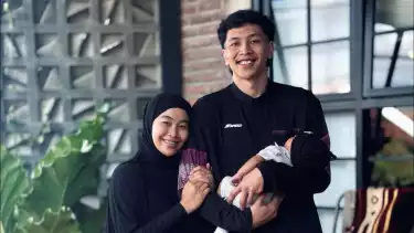 Dita Azizah dinikahi Farhan Halim pada 14 Oktober 2023. Pernikahan keduanya dikarunia seorang putra