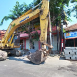 Alat Berat Dihentikan saat Melintas di Jalan Umum, TKN Soroti Keselamatan Lalu Lintas