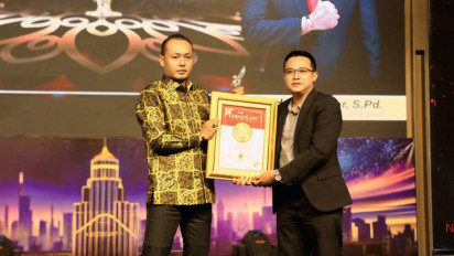 Bangun Kepemimpinan Transparan dan Inovatif, Ketua DPRD Bojonegoro Diganjar Penghargaan Asia