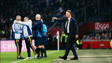 Semua Media Belanda Kompak Bungkam, Tak Ada Satupun yang Bahas Rumor Louis Van Gaal Latih Timnas Indonesia, Kecuali...