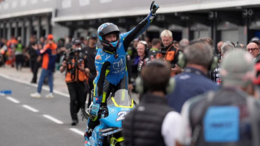 Hasil MotoGP Australia 2025: Francesco Bagnaia Crash, Raul Fernandez Bikin Kejutan Finis Terdepan