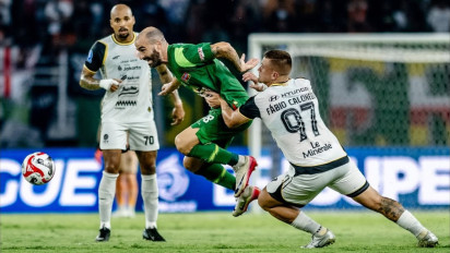 Bukan karena Wasit, Pelatih Persebaya Surabaya Sebut Kekelahan dari Persija Jakarta Akibat Hal Ini