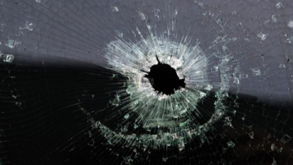 Peluru Nyasar Teror Warga BSD! Mobil di Ruko The Loop Tertembus Tembakan Airsoft Gun