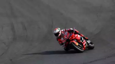 Francesco Bagnaia gagal finis di MotoGP Australia 2025