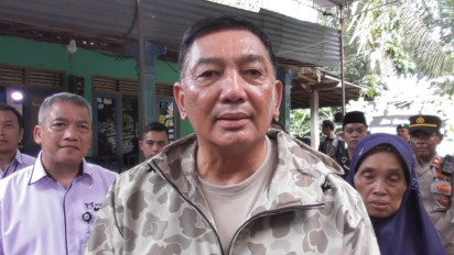 Menhan Sambangi Rumah Prajurit TNI Korban KKB di Kebumen, Beri Hadiah Umrah Untuk Orang Tua Korban