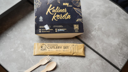 KAI Services Kurangi Hampir 6 Ton Sampah Plastik di Kereta Api Selama Januari–September 2025