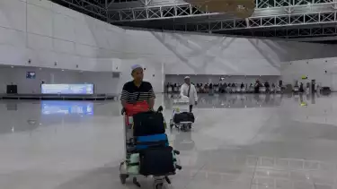 Bandara Internasional Syamsudin Noor di Banjarmasin, Kalimantan Selatan, resmi melayani penerbangan internasional, pada Senin (20/10) pagi, ditandai dengan mendaratnya pesawat AirAsia rute Kuala Lumpur-Banjarmasin.