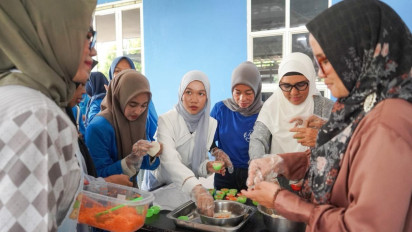 Upaya Buka Lapangan Kerja, Mahasiswa dan Pelaku UMKM di Lampung Dilatih Cemilan Olahan Ikan