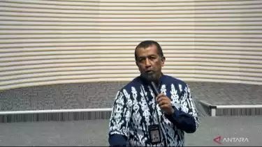 Kepala Satuan Tugas Koordinasi dan Supervisi Komisi Pemberantasan Korupsi Wilayah V Dian Patria berdiskusi dengan media di Gedung Merah Putih KPK, Jakarta, Selasa (21/10/2025).