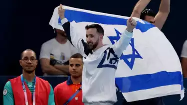 Kebijakan tersebut dipicu sikap pemerintah Indonesia yang membatalkan visa atlet Israel pada Kejuaraan Dunia Senam Artistik ke-53 di Jakarta.