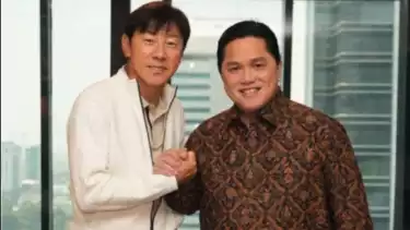 Ketum PSSI Erick Thohir dan eks pelatih Timnas Indonesia Shin Tae-yong