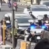 Viral! Pajero Hitam Berpelat Sipil Melaju di Jalur Busway dengan Pengawalan Polisi