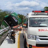 Bus Wisata Rombongan Forum Kesehatan Semarang Terguling di Tol Pemalang, 4 Tewas dan Belasan Luka