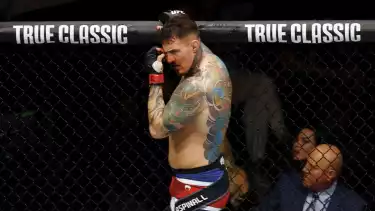 Duel utama UFC 321 berakhir no contest usai insiden colokan mata yang dialami Tom Aspinall