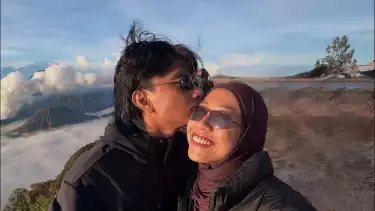 Megawati Hangestri bersama Sang Suami Dio Novandra di Bromo