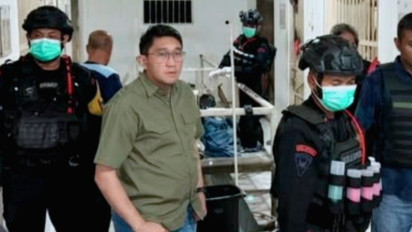 Sidak di Kamar Hunian Napi Lapas Karawang, Petugas Temukan Puluhan Barang Terlarang Ini