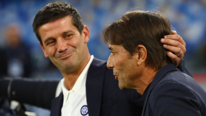 Reaksi Cristian Chivu Lihat Lautaro Martinez Adu Mulut dengan Antonio Conte saat Inter Milan Dipermalukan Napoli