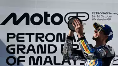 Alex Marquez di podium juara MotoGP Malaysia 2025