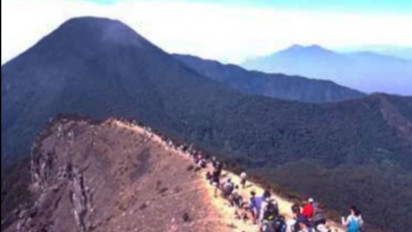 Balai Besar TNGGP Beri Sanksi 36 Pendaki Ilegal di Gunung Gede Pangrango: Disanksi Bayar 5 Kali Lipat