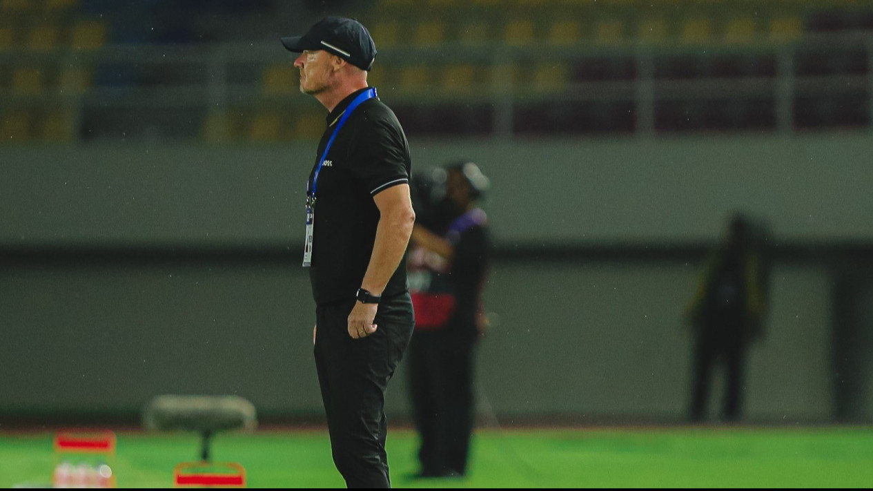 Kenal dengan Gaya Bermain Bojan Hodak Jadi Modal Persis Solo Curi Poin dari Persib
            - galeri foto