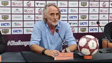 Pelatih Dewa United, Jan Olde Riekerink