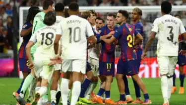 Barcelona bertamu ke Santiago Bernabeu pada Minggu (27/10/2025).