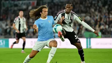 Striker Juventus Jonathan David dan Matteo Guendouzi dari Lazio