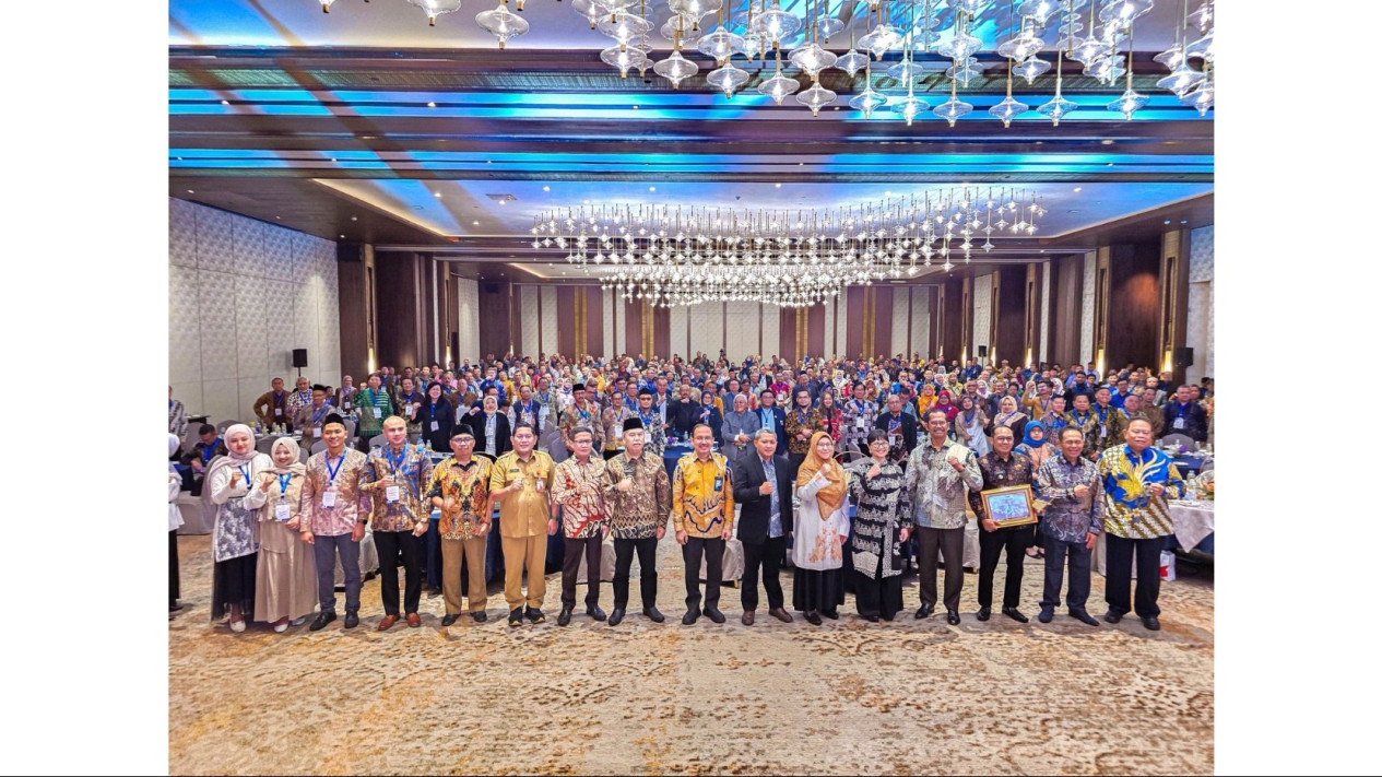 Anugerah LLDIKTI 2025, UTB Peroleh Peringkat 2 Terbaik se-Jawa Barat dan Banten
            - galeri foto