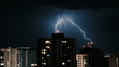 BMKG Peringatkan! Cuaca Ekstrem Ancam Jawa Timur, Awas Hujan Deras dan Angin Kencang Bisa...