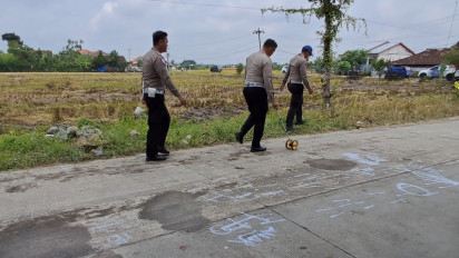 Polisi Gelar Olah TKP Kasus Tabrak Lari yang Tewaskan Satu Keluarga di Sragen