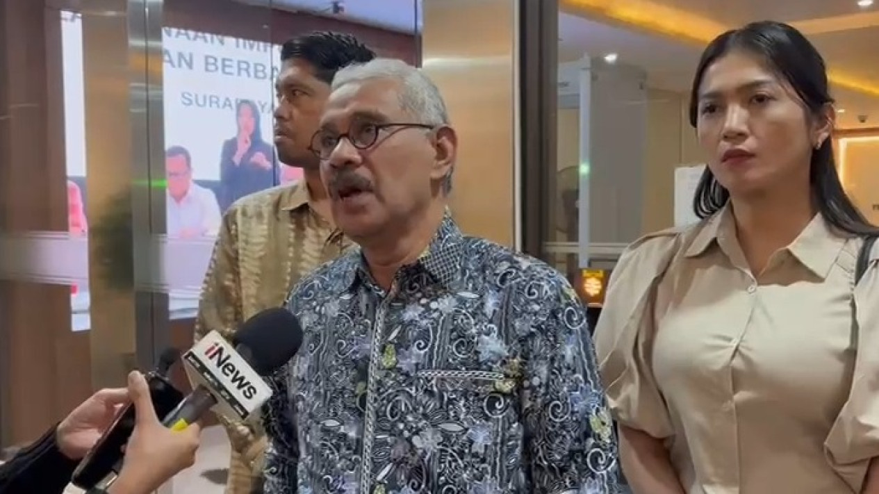 Keluarga Arya Daru Tak Menyerah, Ungkap Kasus Sudah Sampai ke Meja Presiden
            - galeri foto