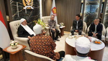 Wakil Ketua DPR Dasco Terima Kunjungan Abu Bakar Ba'asyir, Bahas Kemaslahatan Umat