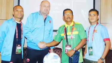 Pelatih Indonesia, Jantje Efraim Matmey saat Melatih Lalenok United di Klub Timor Leste